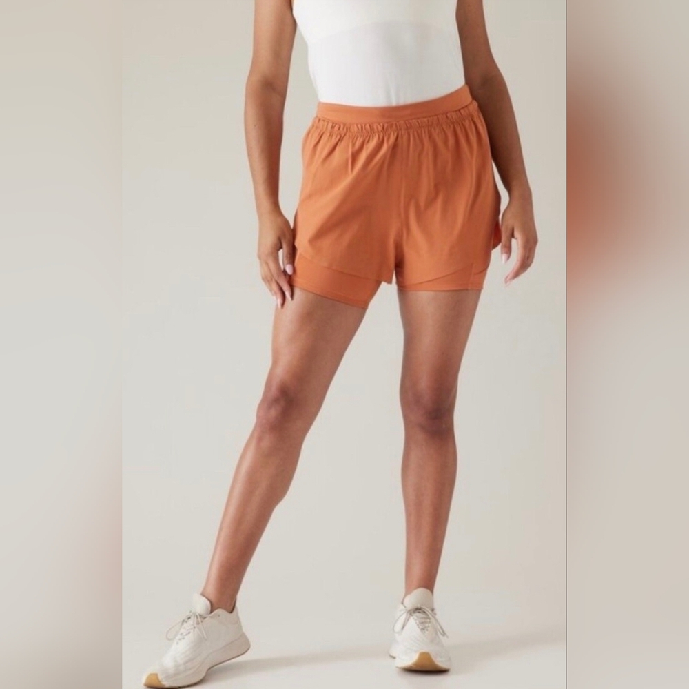 Athleta Orange Mile Marker 2-in-1 workout running Shorts NWOT Size small